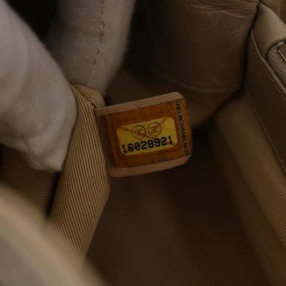 CHANEL Handbag - Picture 6 of 16